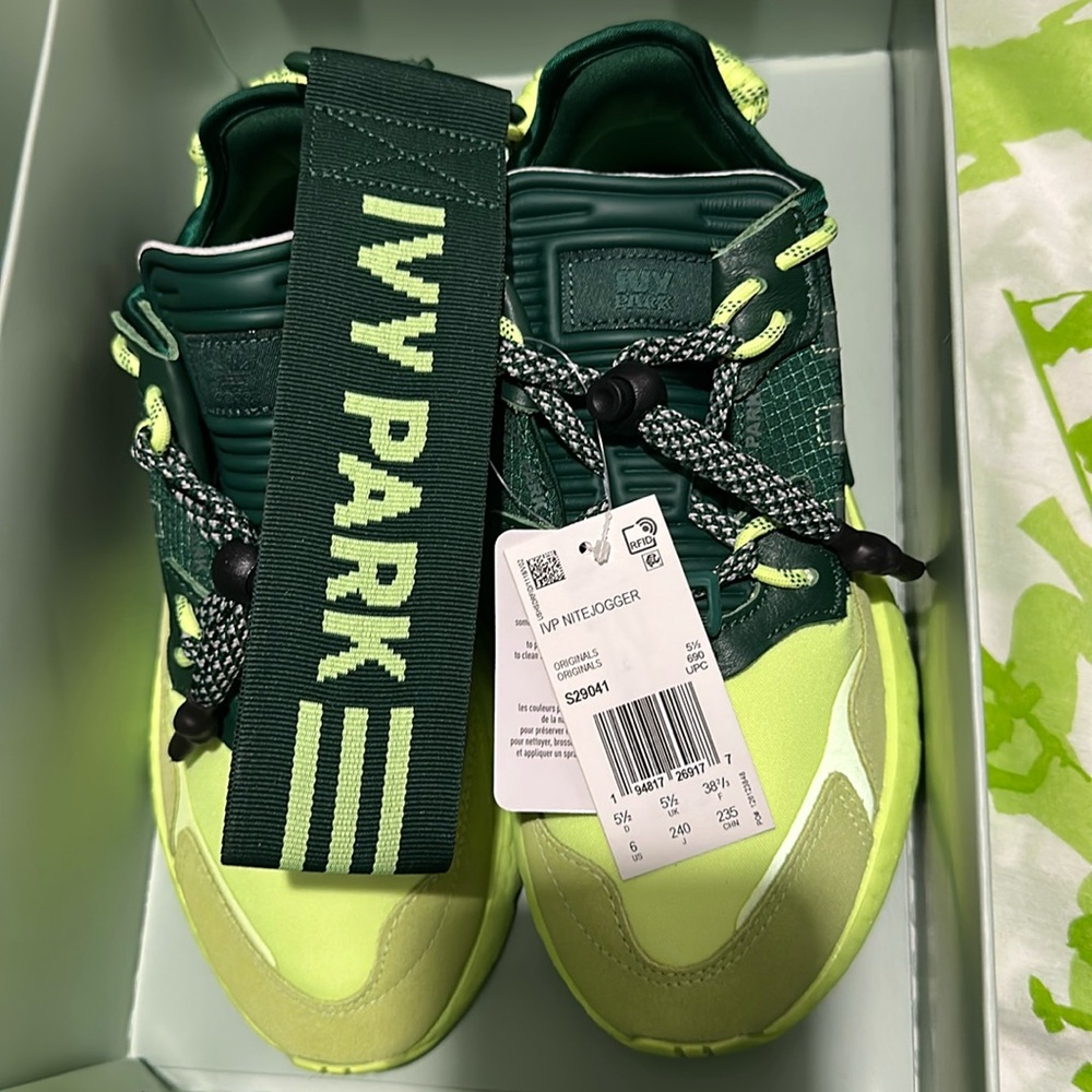 Ivy Park Dark Green Frozen Yellow